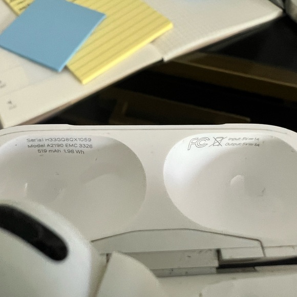 Wireless AirPods Pro 1 with Charging Case - White, LEFT ONLY - Picture 3 of 5